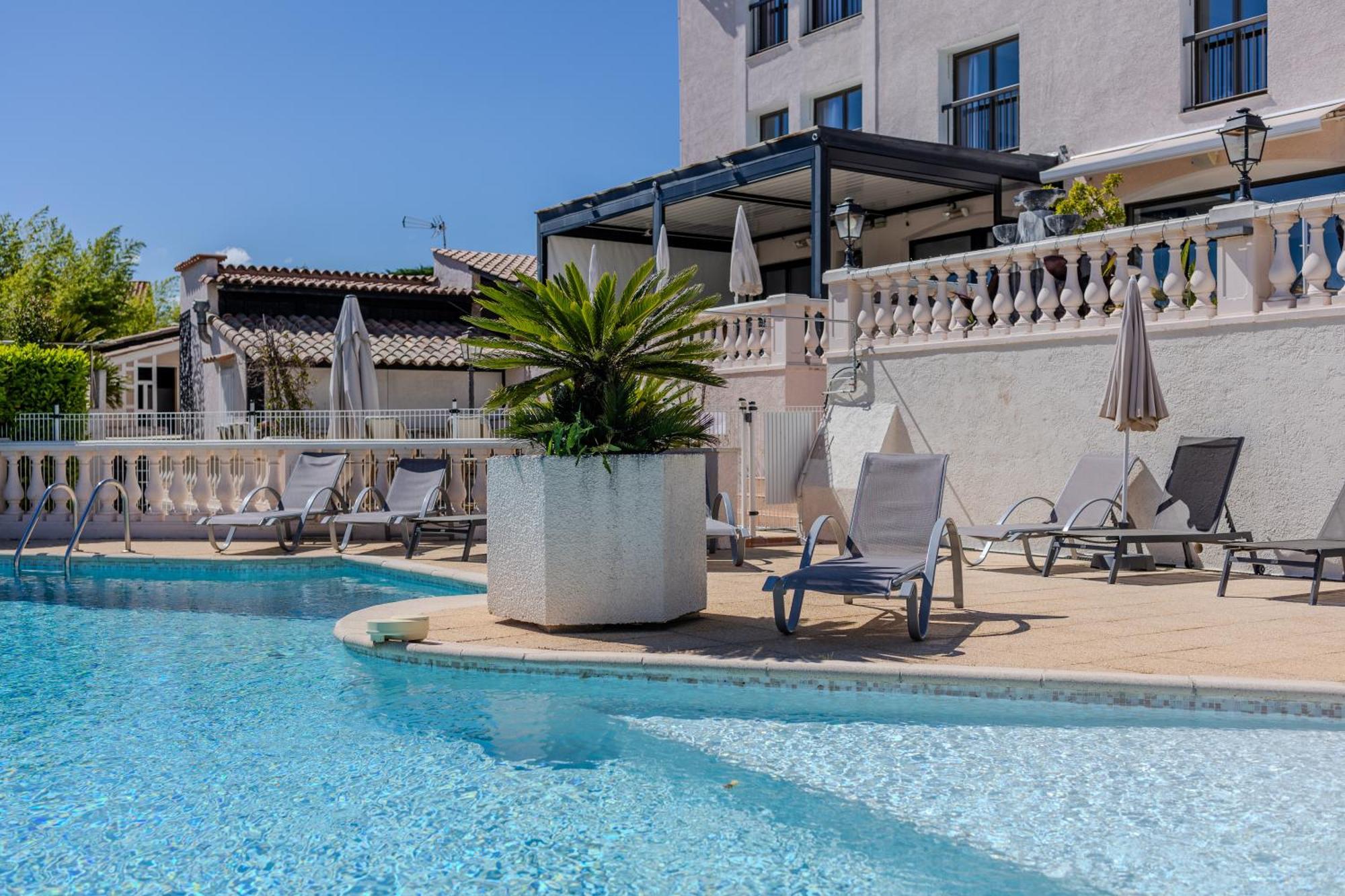 Hotel & Restaurant Perla Riviera Villeneuve-Loubet Exterior foto