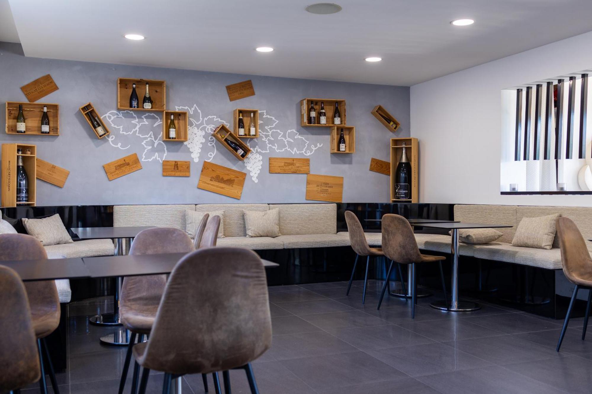 Hotel & Restaurant Perla Riviera Villeneuve-Loubet Exterior foto