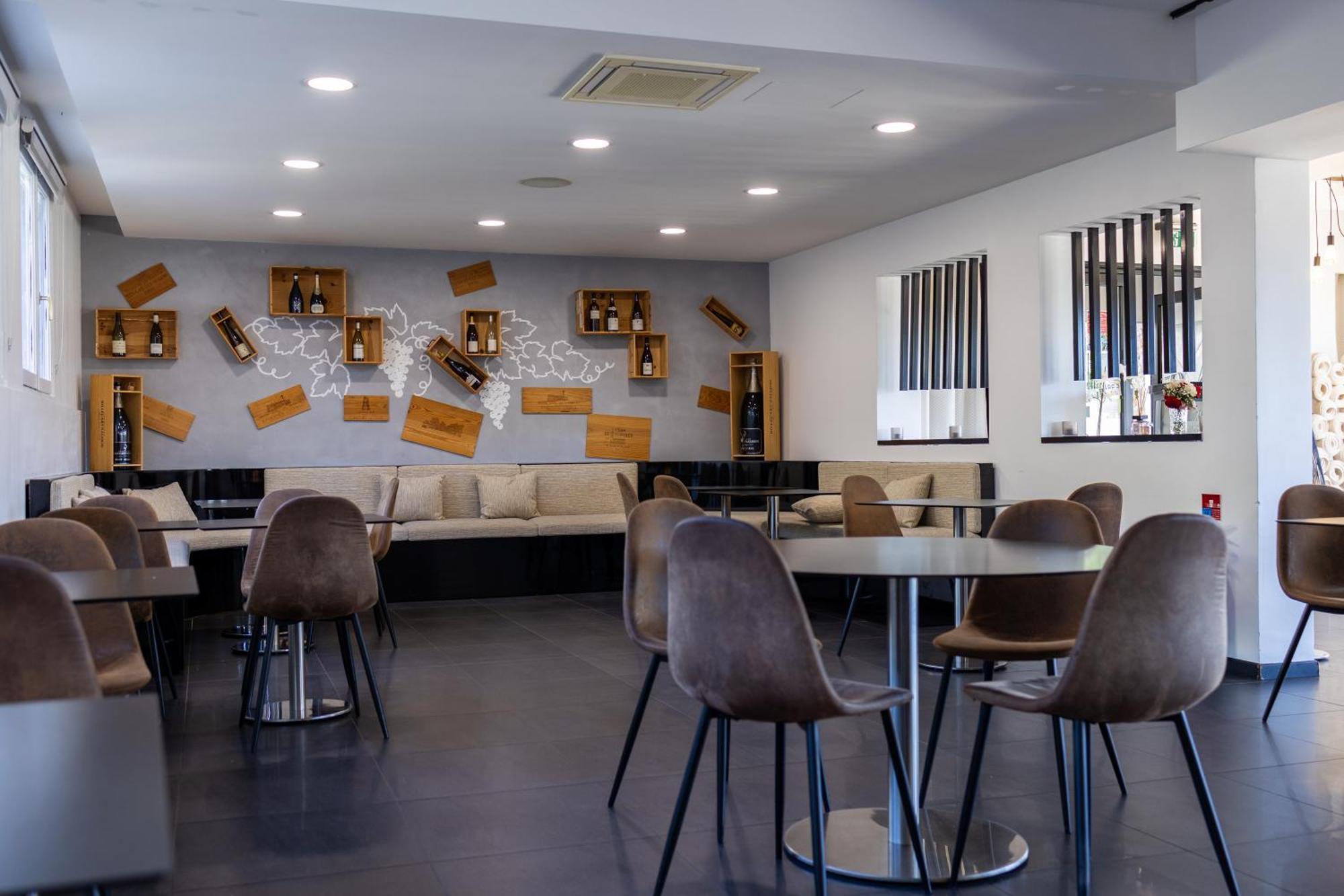 Hotel & Restaurant Perla Riviera Villeneuve-Loubet Exterior foto