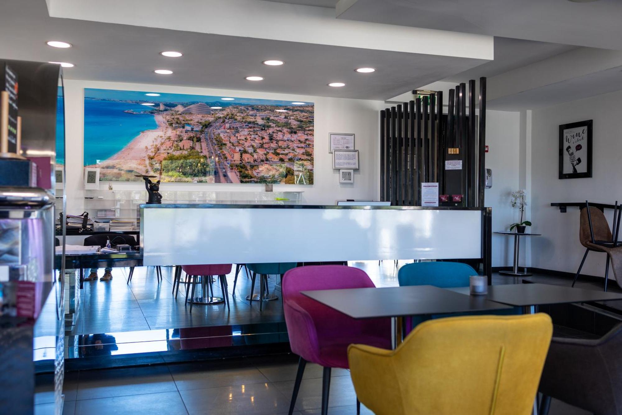 Hotel & Restaurant Perla Riviera Villeneuve-Loubet Exterior foto